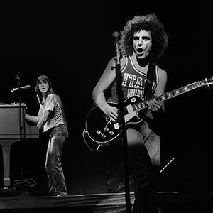 Steve Perry and Neal Schon of Journey perform in 1981. / Credit: Paul Natkin/Getty Images