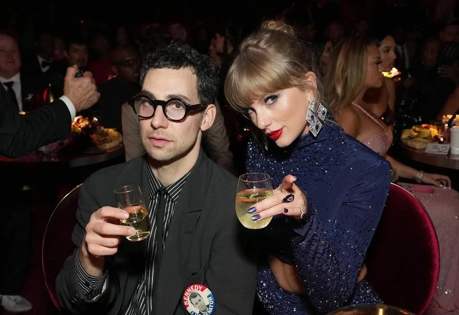 Taylor與新郎Jack Antonoff份屬老友。