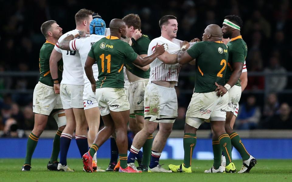 Curry and Mbonambi (South Africa's No 2) clashed in a match at Twickenham in Nov 2022