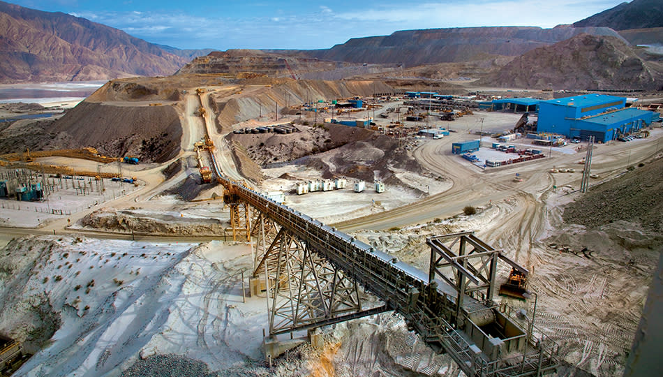 La demanda de cobre va en aumento por la transición vehicular.