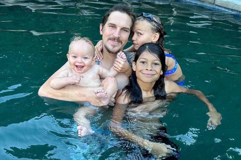 <p>JayMewes/X</p> Jason Mewes and his kids celebrated Thanksgiving together.