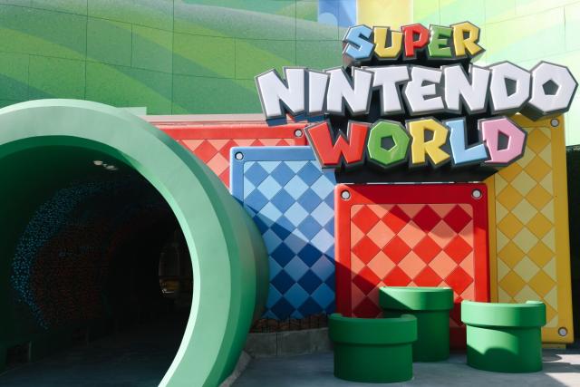 Miyamoto leads fans through Super Nintendo World—and it looks