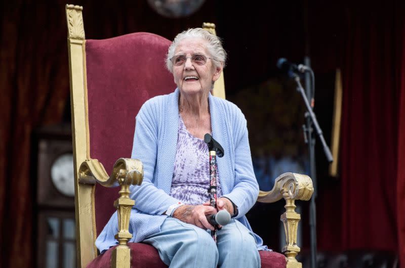 Chris’s mum, Minnie, who passed away aged 92. (REX)