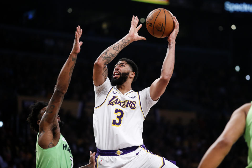 Anthony Davis dropped 50 points while shooting 20-of-29 from the field to lead the Lakers past the Timberwolves on Sunday night. (AP/Ringo H.W. Chiu)