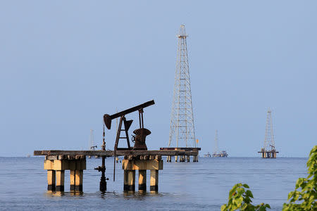 Oil facilities are seen on Lake Maracaibo in Cabimas, Venezuela January 29, 2019. REUTERS/Isaac Urrutia/Files