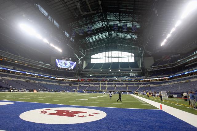 colts game lucas oil stadium