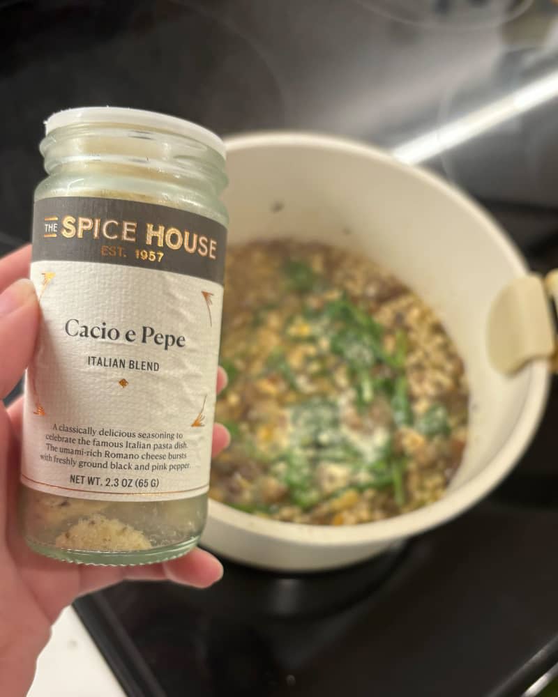 The Spice House Cacio e Pepe blend.