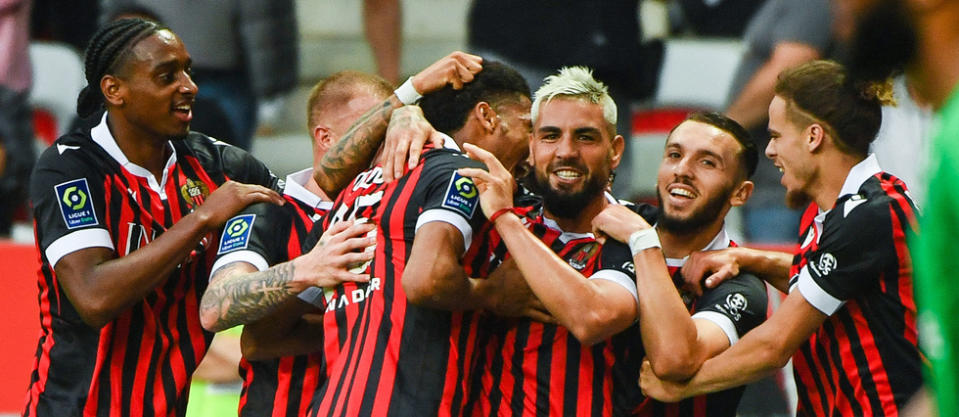 Grâce à un coach expérimenté et à un mercato réussi, l'OGC Nice rêve de s'installer sur le podium.  - Credit:CLEMENT MAHOUDEAU / AFP