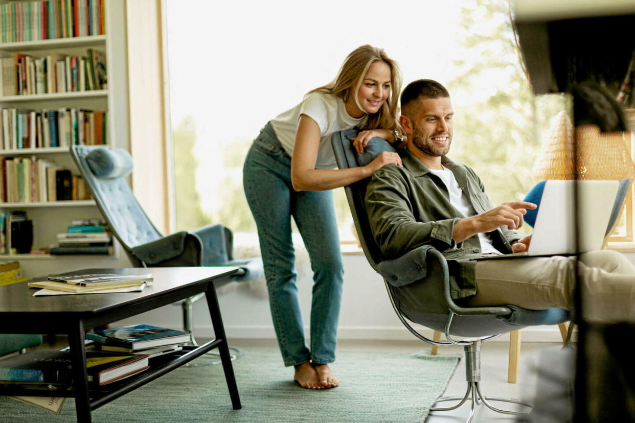 « Depuis le Covid, on voit son conjoint au travail. C’est nouveau dans l’intimité des couples. On peut découvrir une personnalité qu’on aime, admire ou, au contraire, une personnalité traqueuse, fébrile, que l’on aurait peut-être préféré ne pas connaître », sourit Alexandre des Isnards.   - Credit:www.alamy.com / Alamy Stock Photo / Abaca