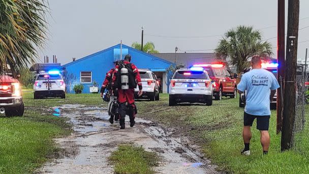 PHOTO: Search and rescue crews are looking for a child at Lake Fairview in Orlando, Fla., after a boat capsized following a lightning strike, Thursday, Sept. 15, 2022. (WFTV)