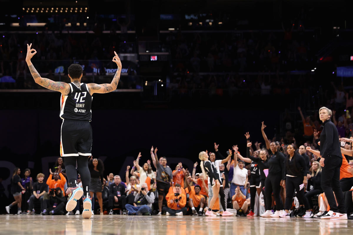 Brittney Griner welcomed back to basketball court in LA by crowds and US  Vice President