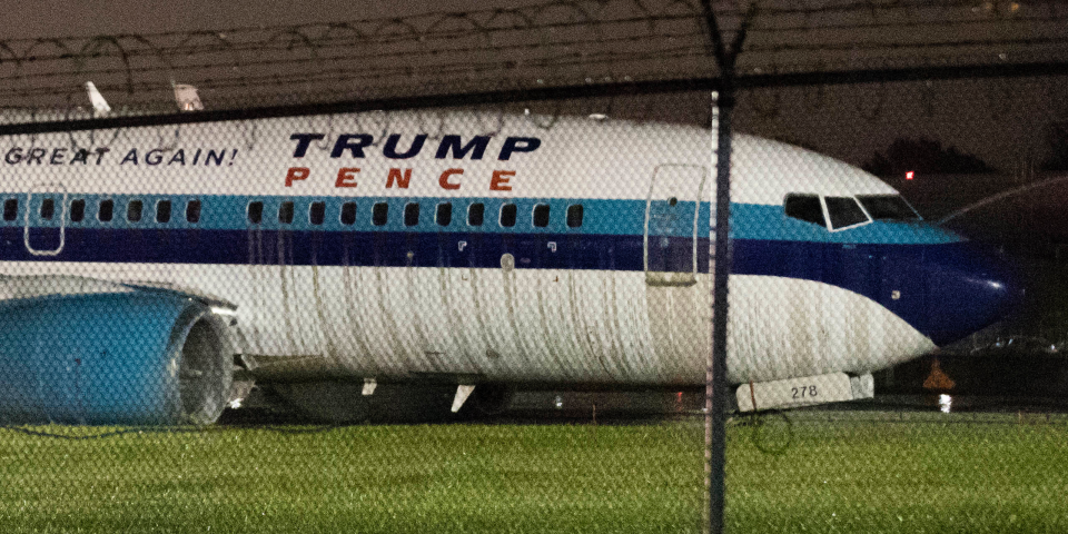 Mike Pence plane airport