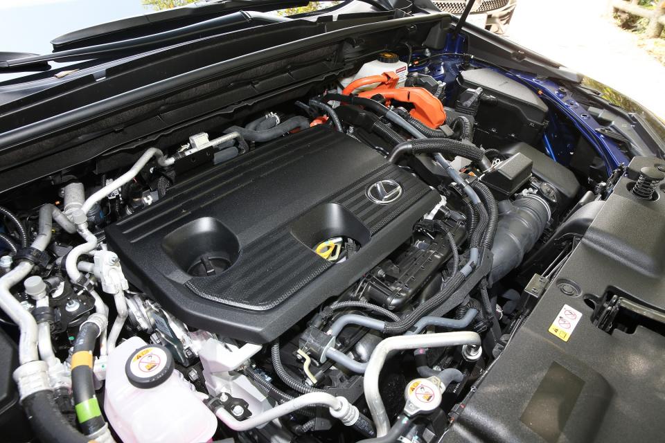 引擎動力是以一具2.5升缸內直噴的自然進氣汽油引擎為主，搭配ECVT變速箱，擁有185hp、23.1kgm的最大動力輸出。