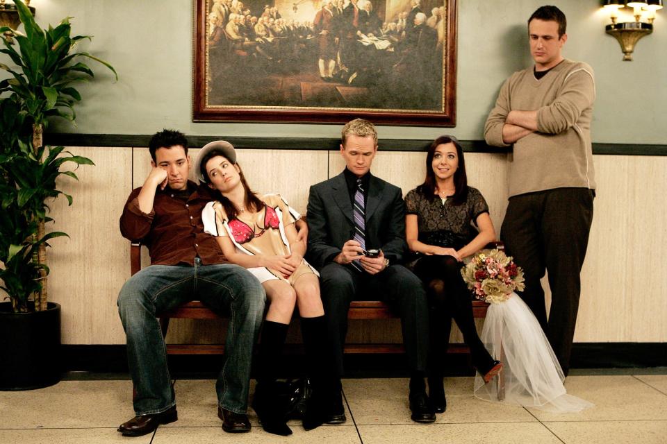 From left: Josh Radnor, Cobie Smulders, Neil Patrick Harris, Alyson Hannigan, and Jason Segel in a scene from the “Atlantic City” episode of How I Met Your Mother, during the show’s second season in 2006