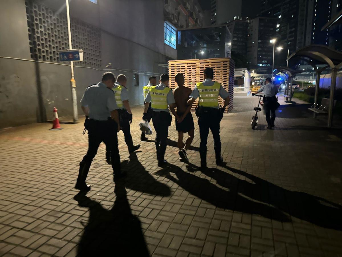 Car Cam Direct View｜ An 18-year-old shirtless man in Wong Tai Sin was arrested for riding a motorcycle without a license and police searched 3 vehicles