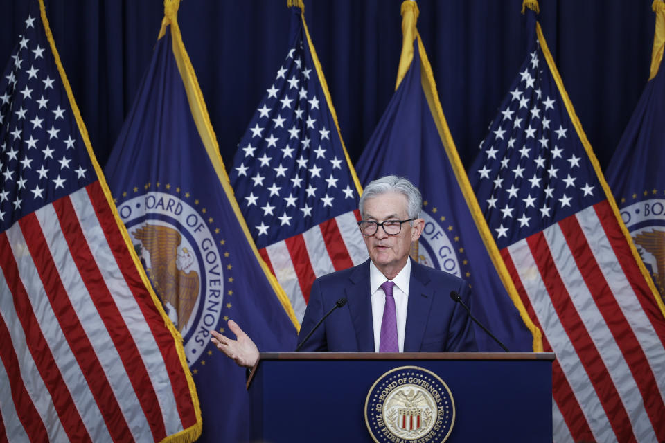 WASHINGTON, DC - 31 DE JANEIRO: O presidente do Federal Reserve dos EUA, Jerome Powell, fala durante uma entrevista coletiva na sede do Federal Reserve em 31 de janeiro de 2024 em Washington, DC.  A Reserva Federal anunciou hoje que as taxas de juro permanecerão inalteradas.  (Foto de Anna Moneymaker/Getty Images)