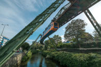 Wuppertal, die nordrhein-westfälische Stadt mit der Schwebebahn, rangiert auf einer Skala von 1 bis 5 bei 3,5, was die Gehaltszufriedenheit betrifft. Das bedeutet Platz 7 im "kununu"-Ranking.