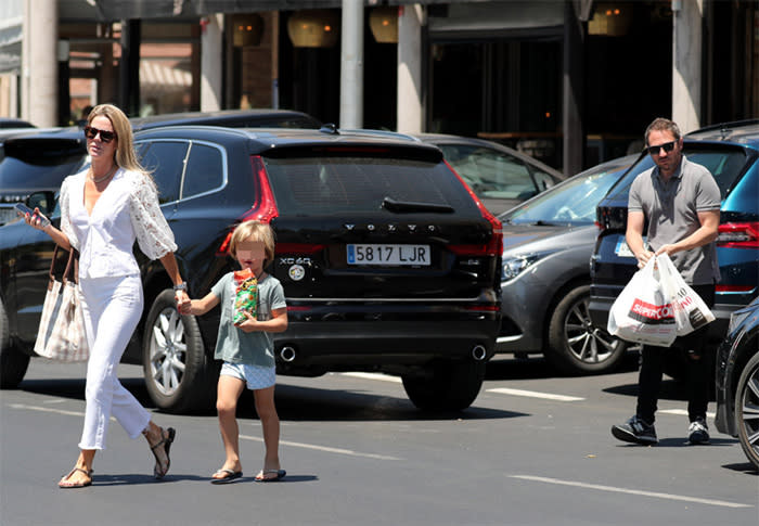 Amelia Bono y Manuel Marcos con su hijos pequeño