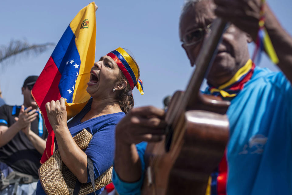 FOTOS | Enfrentamientos en Venezuela tras llamado de Guaidó a la rebelión militar