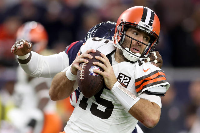 NFL wild card: Back-to-back Joe Flacco pick 6s put Browns in big hole vs.  Texans