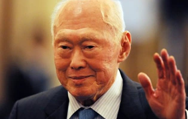 Former  Singapore Prime Minister Lee Kuan Yew once again flags the issue of declining births. (AFP photo)