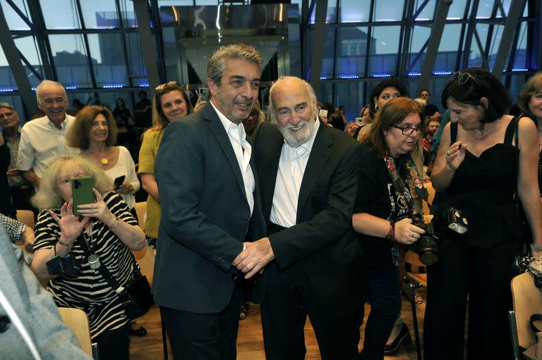 Ricardo Darín estuvo presente en el homenaje al gran actor Héctor Alterio, un intérprete clave de distintos momentos históricos de nuestro país