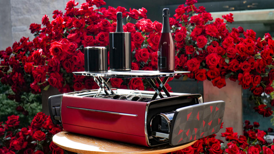 The Black Baccara rose theme carries over to the tailored Champagne chest.

