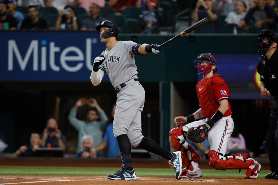 Aaron Judge hits home run No. 62 to break the American League home run record in the first inning against the Rangers.