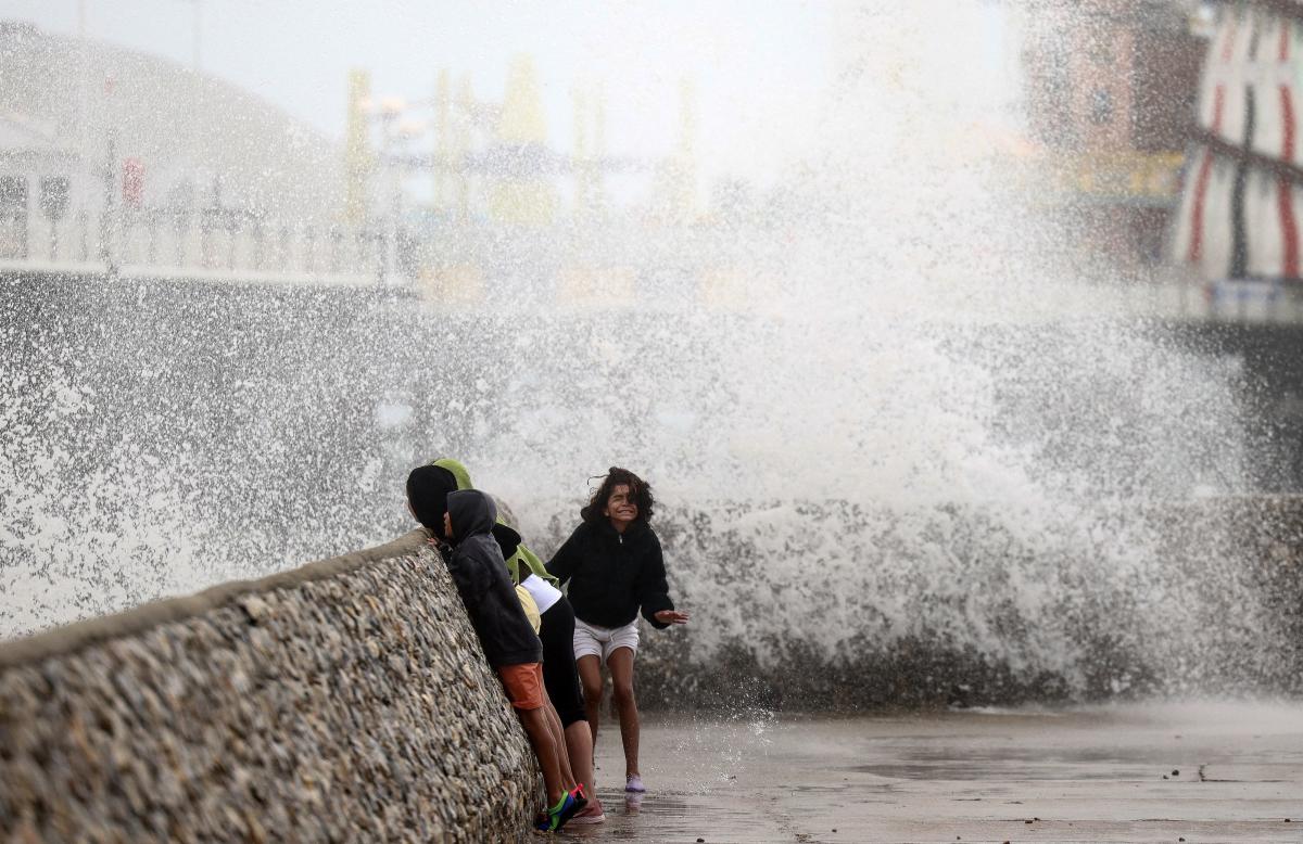 uk-weather-storm-antoni-travel-updates-as-cornwall-trains-cancelled