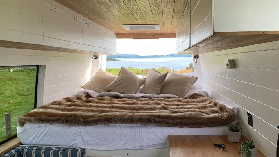 van bedroom