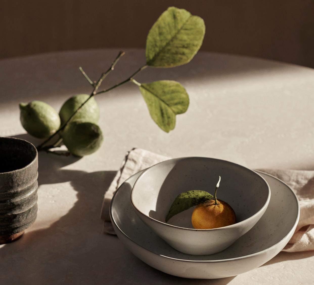  A minimalist tableware  