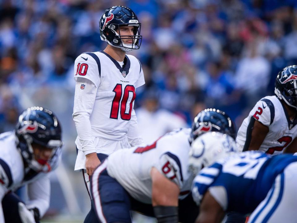 Davis Mills prepares for a play against the Indianapolis Colts.