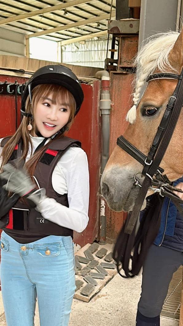 王宥忻透露騎馬可以雕塑身材。（圖／固力狗提供）