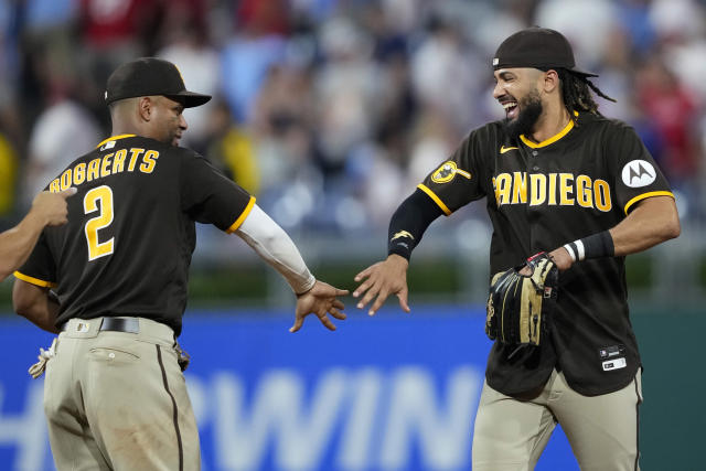 Sánchez slugs 3-run homer to lead Padres past Guardians 6-3