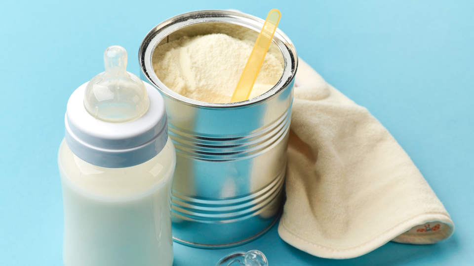 An opened can of dry infant formula is subject to bacterial contamination. Be sure to use it within a month to protect your baby's health.