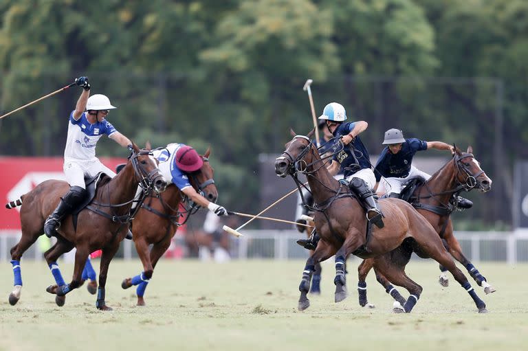 Alejandro Muzzio se le escapa a Cappella Barabucci; completan Gonzaito Pieres y Adolfo Cambiaso