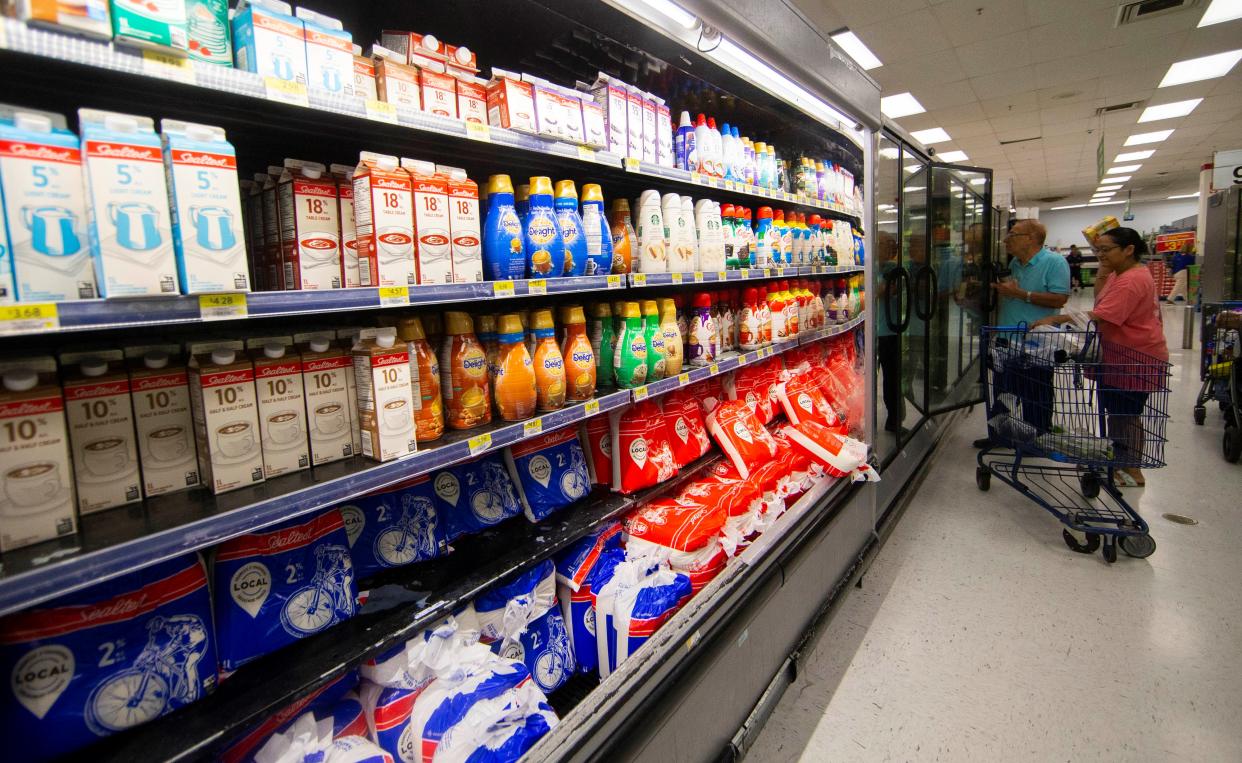 Customers shop at a supermarket in Mississauga, Ontario, Canada, on July 20, 2022. The rate of consumer inflation continued to rise, reaching 8.1 percent year over year in June, following a 7.7 percent gain in May, Statistics Canada said on Wednesday. (Photo by Zou Zheng/Xinhua via Getty Images)