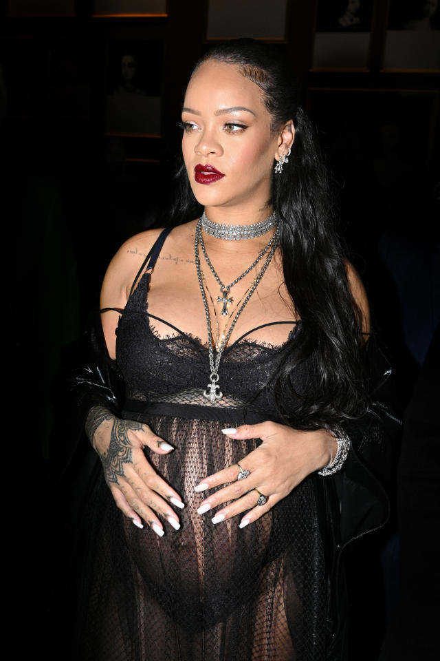 Rihanna's No-Shirt Maternity Outfit Is Badass And Perfect, And I Will Hear  No Words To The Contrary - Yahoo Sports