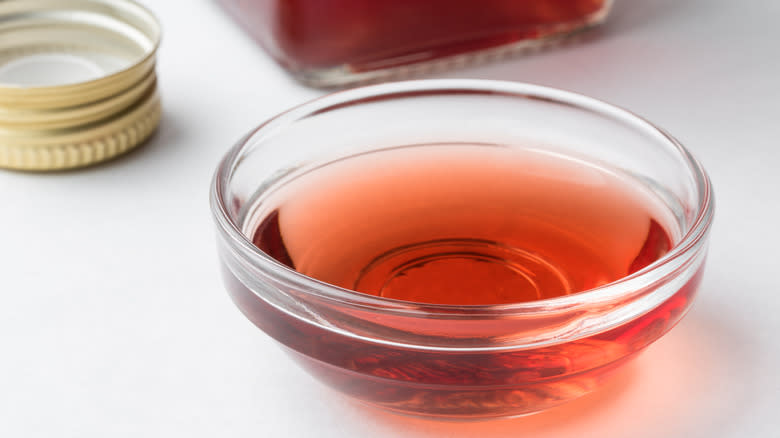 red wine vinegar in bowl