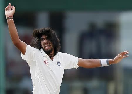 India's Ishant Sharma appeals for the successful wicket of Sri Lanka's Upul Tharanga during the fourth day of their third and final test cricket match in Colombo August 31, 2015. REUTERS/Dinuka Liyanawatte
