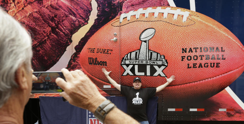 Fans gearing up for Super Bowl Sunday (AP)