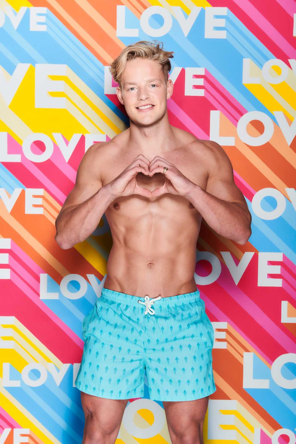 Winter Love Island Cast – Ollie Williams