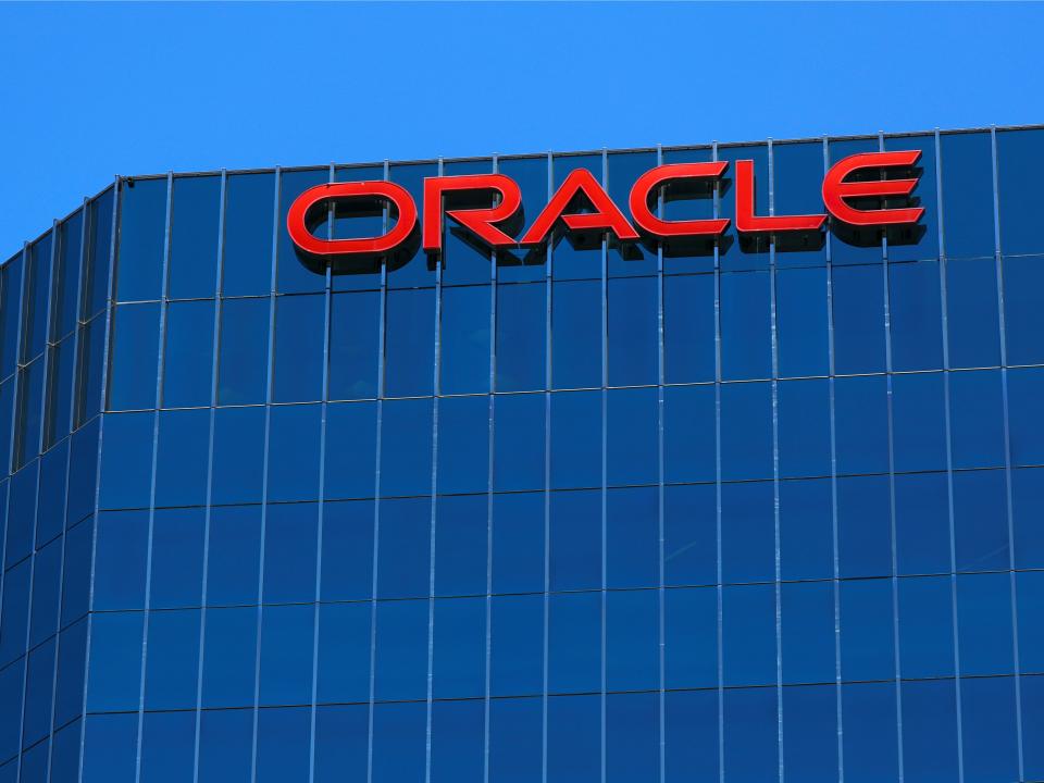 FILE PHOTO: The Oracle logo is shown on an office building in Irvine, California, U.S. June 28, 2018.        REUTERS/Mike Blake