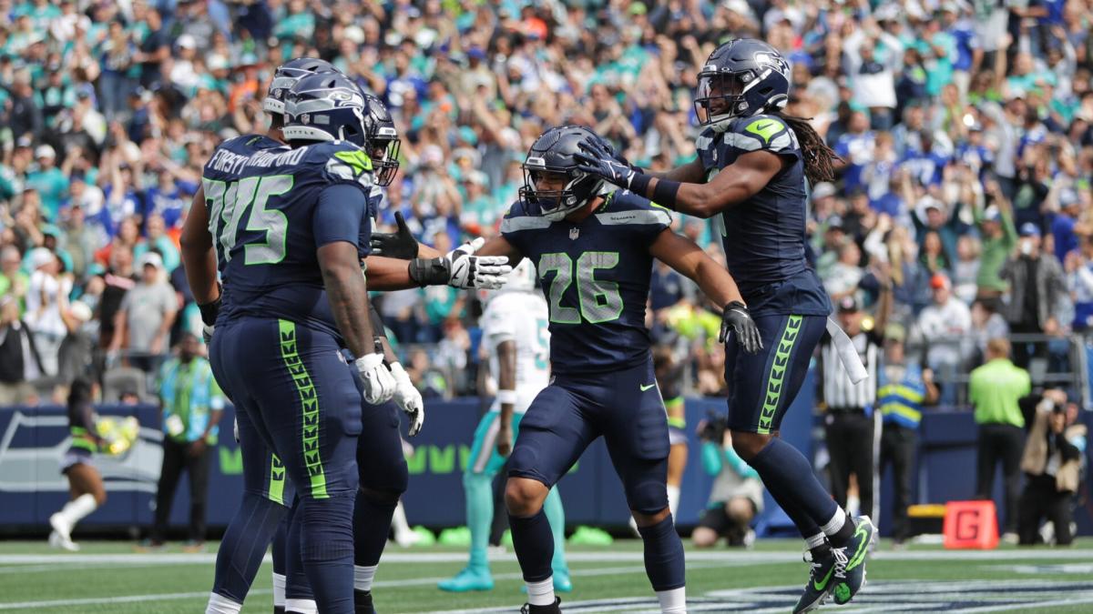 Seahawks stomp Dolphins 24-3, move to 3-0 on season