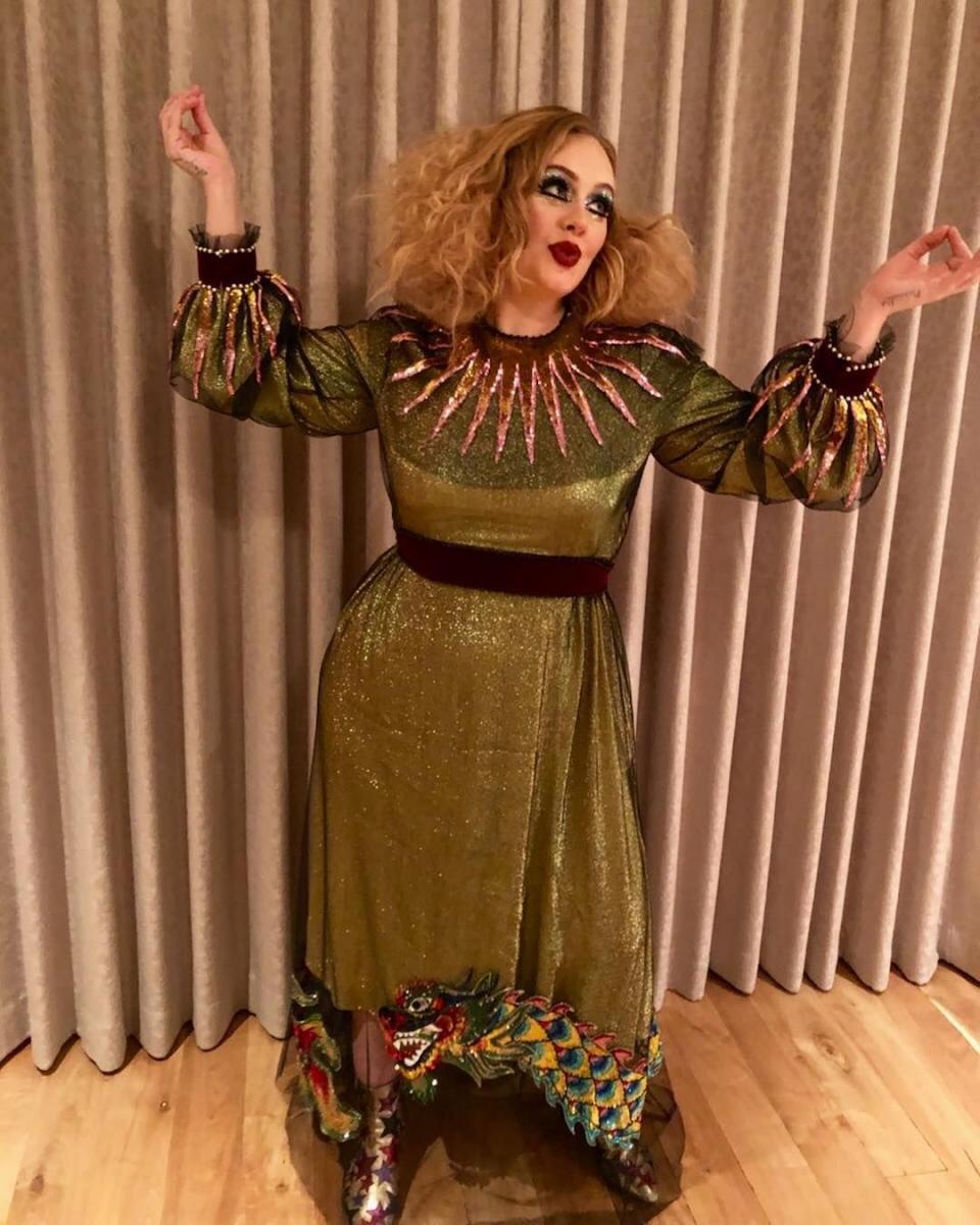 <p>Leave it to Adele to make a clown costume ultra-glam. With her glittery green gown and statement-making collar and sleeves, she wasn't clowning around with her outfit. <br></p>