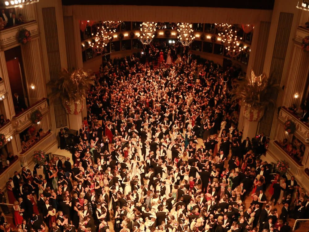 Der Wiener Opernball ist jedes Jahr der gesellschaftliche Höhepunkt der Ballsaison im Wiener Fasching. (Bild: imago/SKATA)