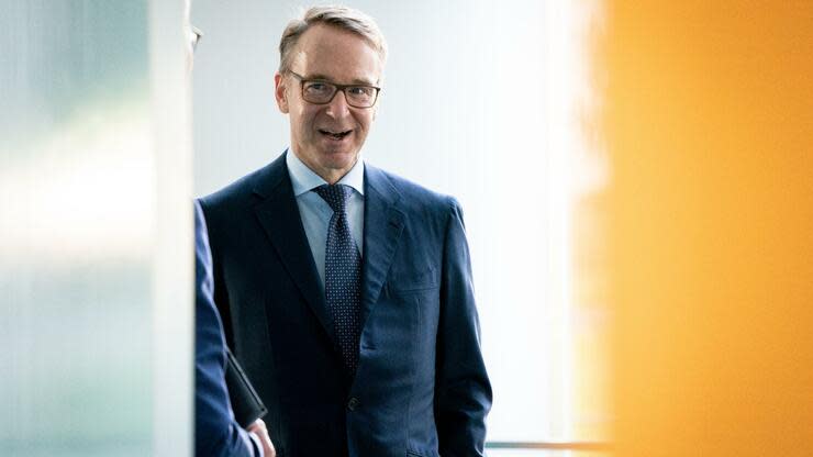 Jens Weidmann bleibt trotz verschärften Lockdowns zuversichtlich, dass die deutsche Wirtschaft im Laufe dieses Jahres aus dem konjunkturellen Tal kommt. Foto: dpa