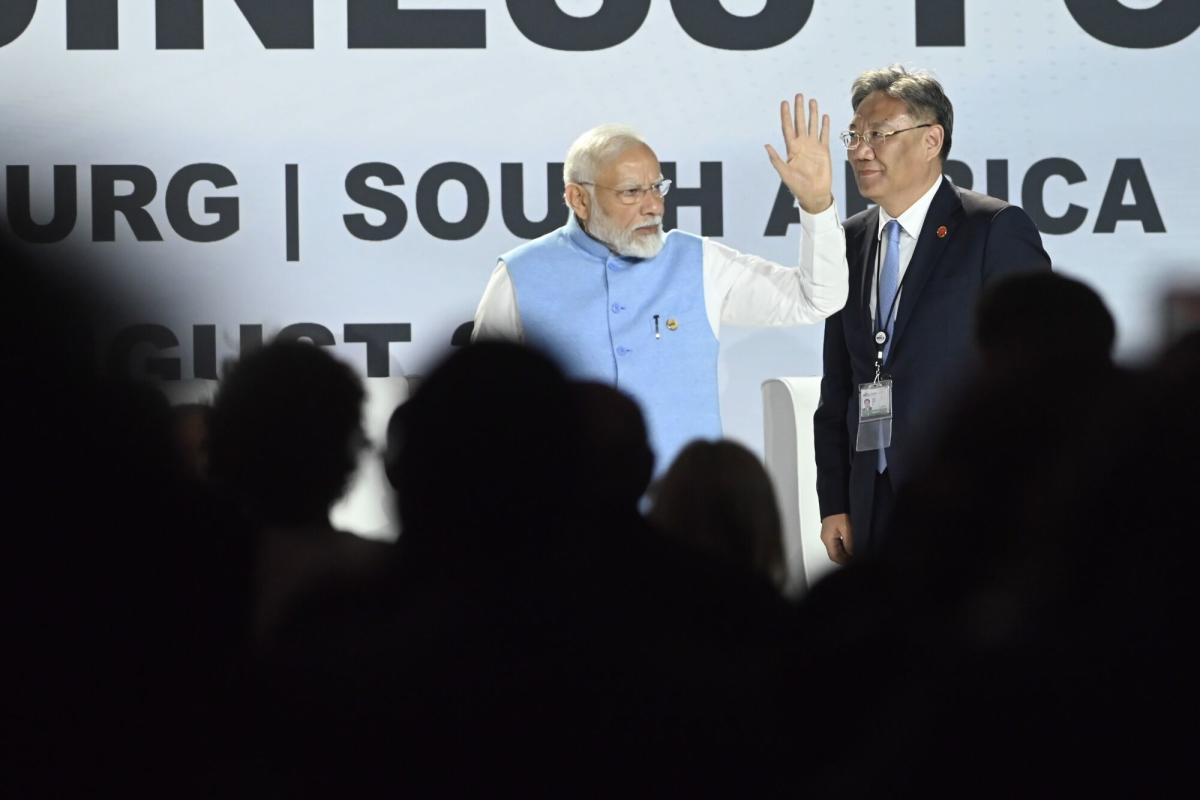 Modi plūduriuoja BRICS kosminiame žvaigždyne, o Chandrayaan 3 nusileidžia Mėnulyje