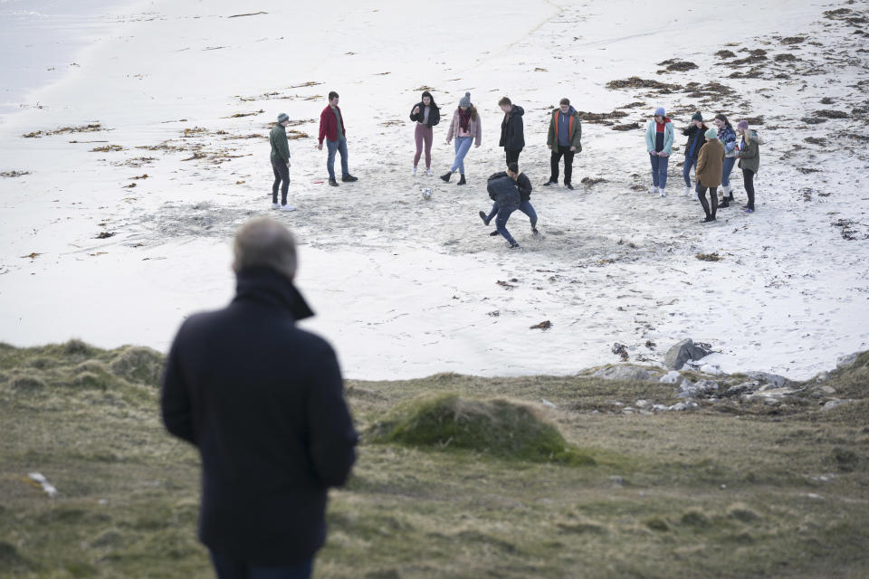 WARNING: Embargoed for publication until 00:00:01 on 19/10/2021 - Programme Name: Shetland S6 - TX: n/a - Episode: n/a (No. 2) - Picture Shows:  DI Jimmy Perez (DOUGLAS HENSHALL), Supporting Artists - (C) ITV Studios - Photographer: Mark Mainz