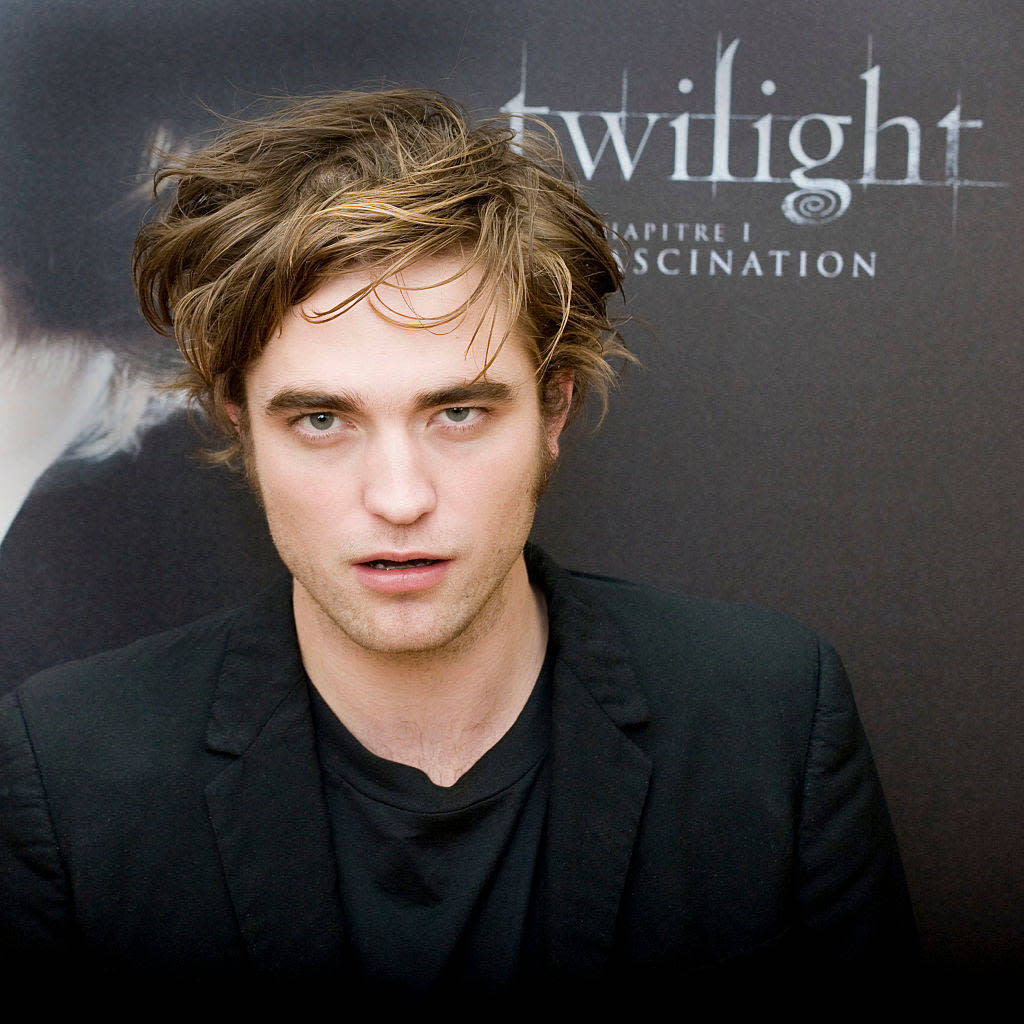 Robert Pattinson est souvent cité en exemple par les hommes qui aimeraient avoir des « yeux de chasseur ».